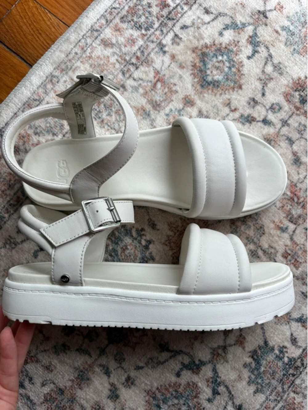 Womens Size 7.5 USA White Uggs Sandals